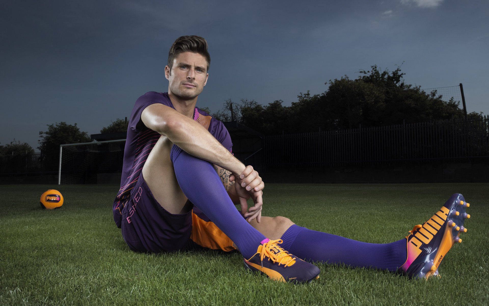 敌强我更强：比赛场上的擦枪走火，敌强我弱的近义词